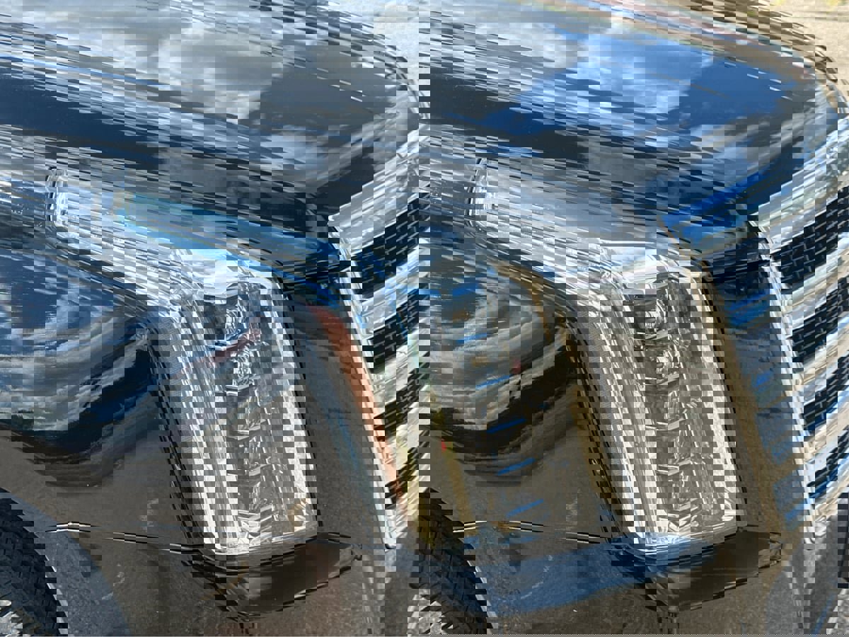 Used 2018 Cadillac Escalade Luxury image 31