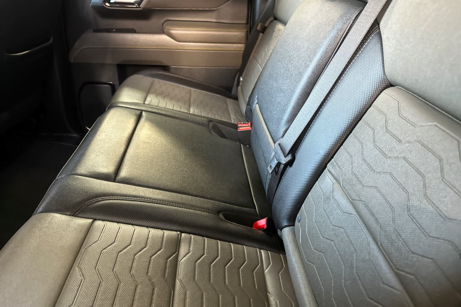 Used 2023 Chevrolet Silverado 1500 ZR2 AWD/4WD image 4