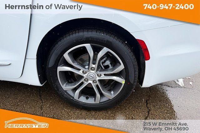 New 2026 Chrysler Pacifica Pinnacle FWD image 24