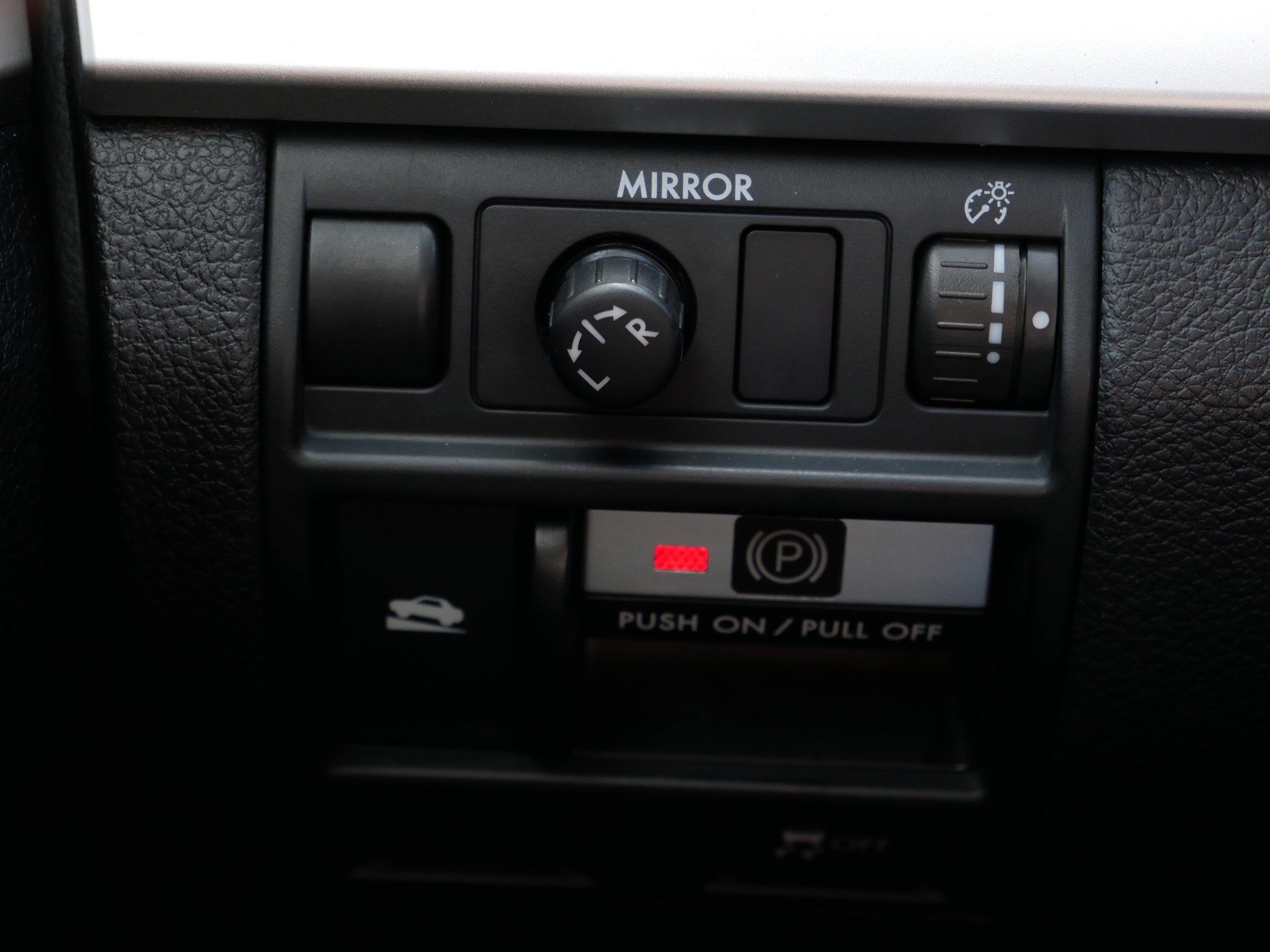 Used 2013 Subaru Outback 2.5i AWD/4WD image 26