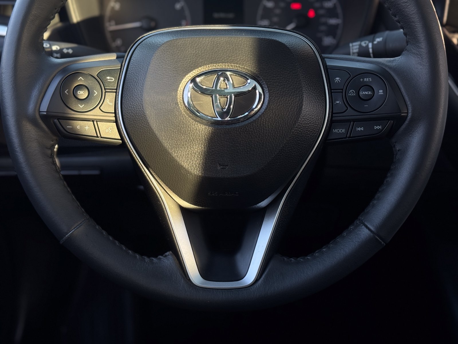 Used 2024 Toyota Corolla SE w/ SE Premium Package FWD image 17