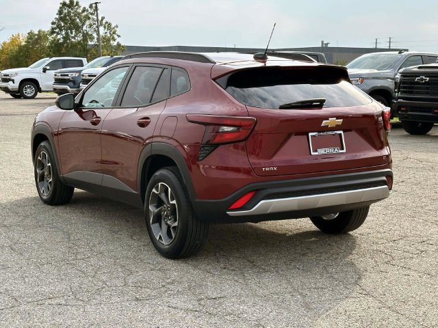 Certified 2024 Chevrolet Trax LT w/ Driver Confidence Package FWD image 6