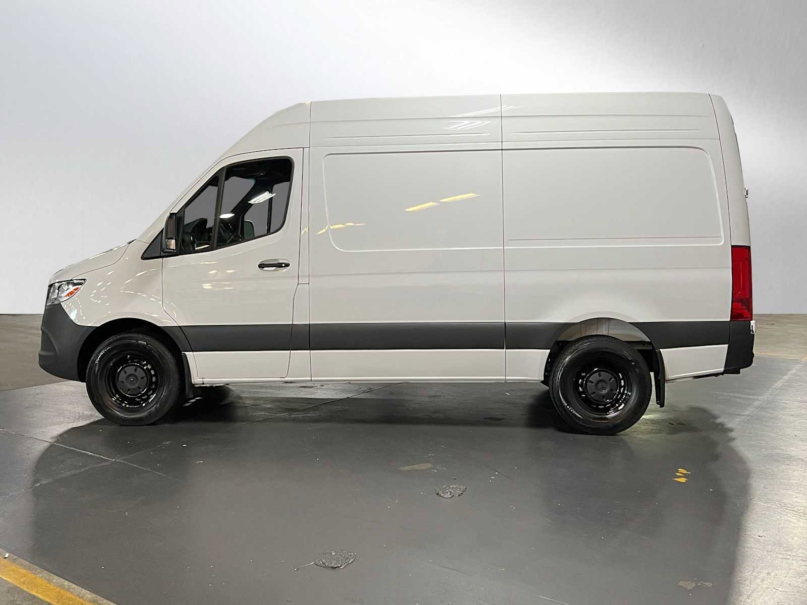 Used 2025 Mercedes-Benz Sprinter 2500 image 6