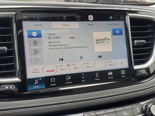 Used 2021 Chrysler Pacifica Limited image 26