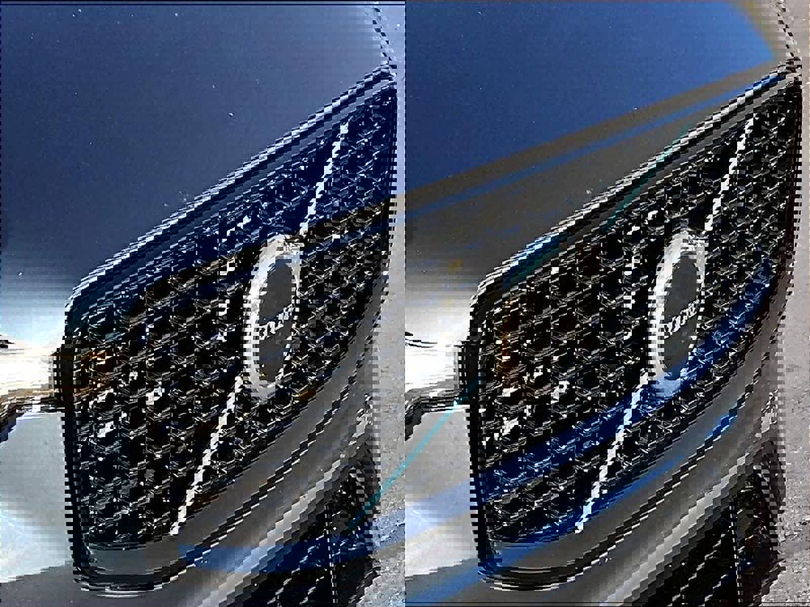 Used 2025 Volvo XC60 B5 Core image 33