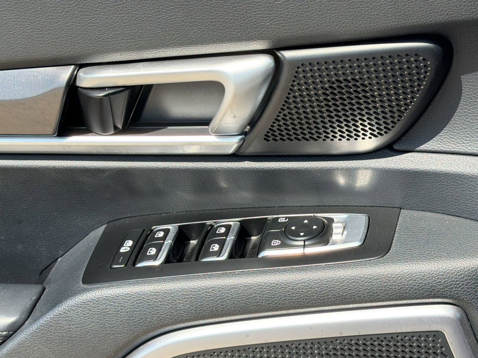 Used 2025 Kia Telluride S image 13