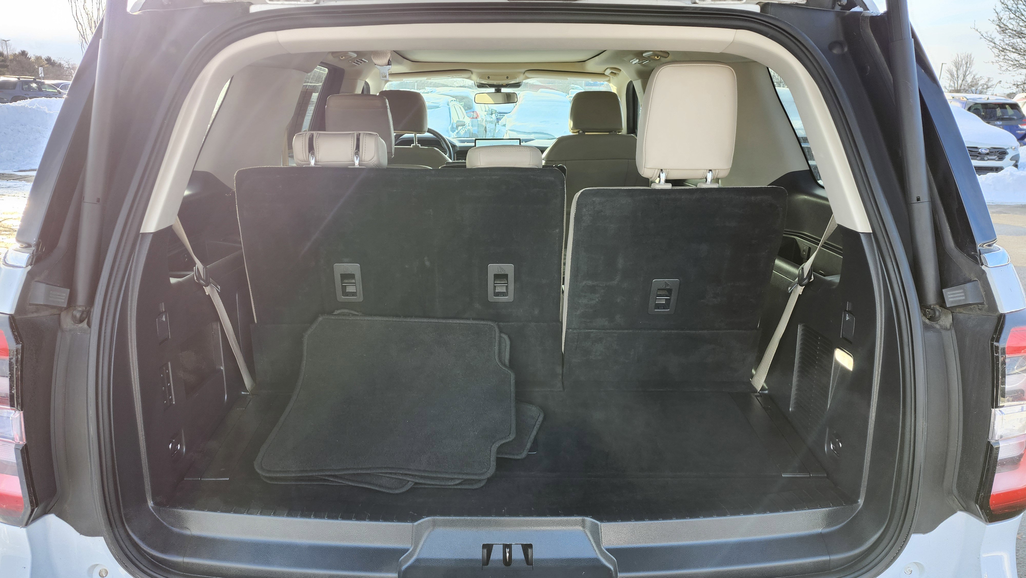 Used 2024 Ford Expedition Limited image 25