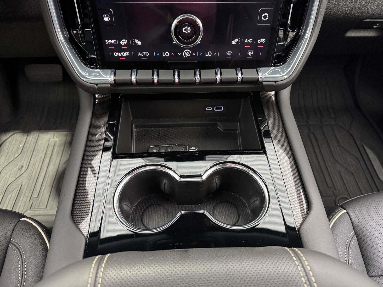 Used 2025 GMC Yukon Elevation w/ LPO, Floor Liner Package AWD/4WD image 22