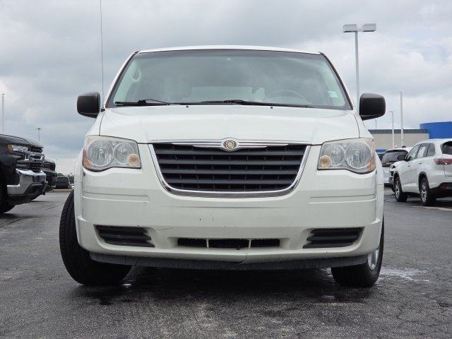 Used 2008 Chrysler Town & Country LX FWD image 7