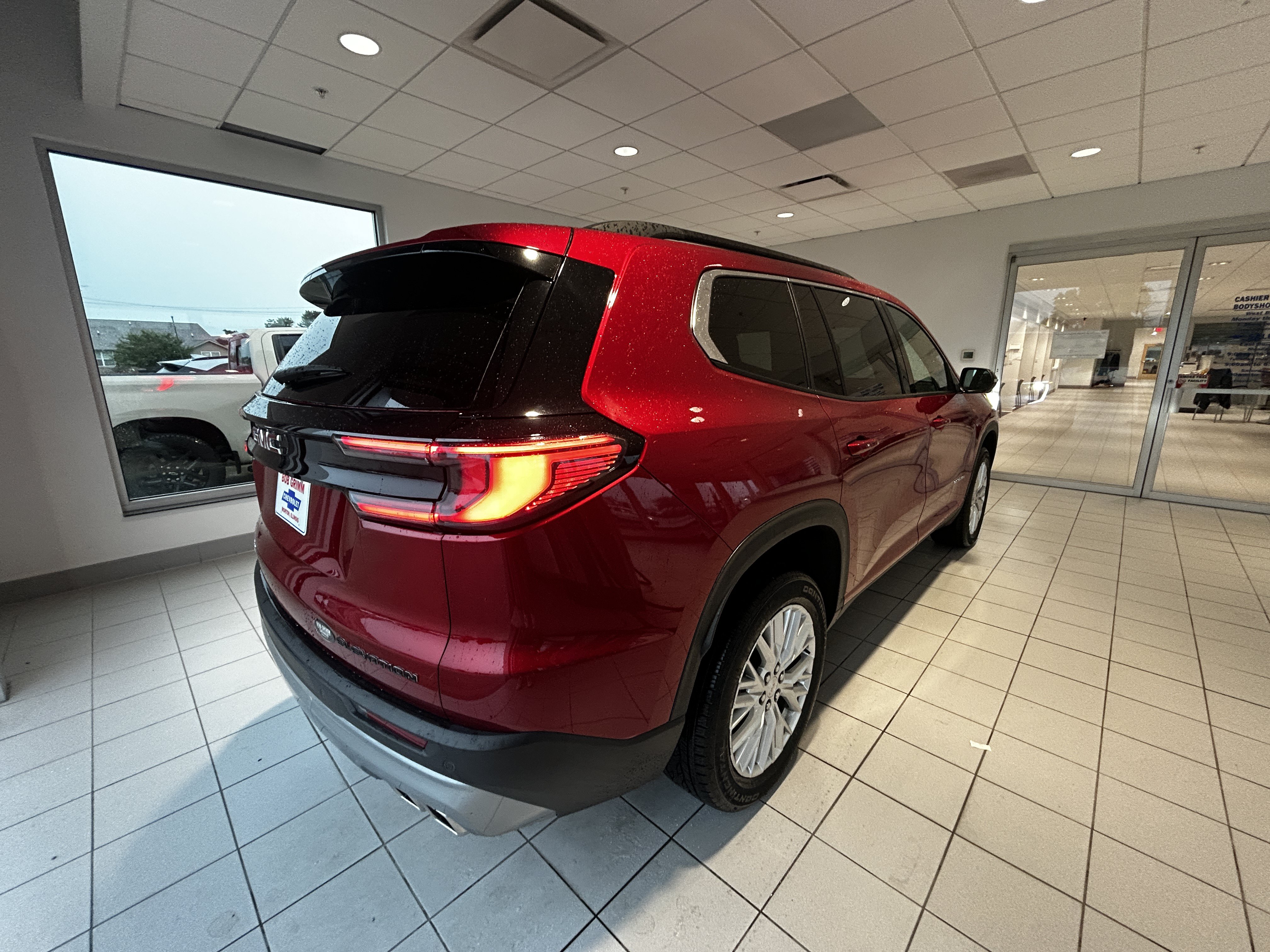 Used 2024 GMC Acadia Elevation w/ Luxury Package FWD image 7