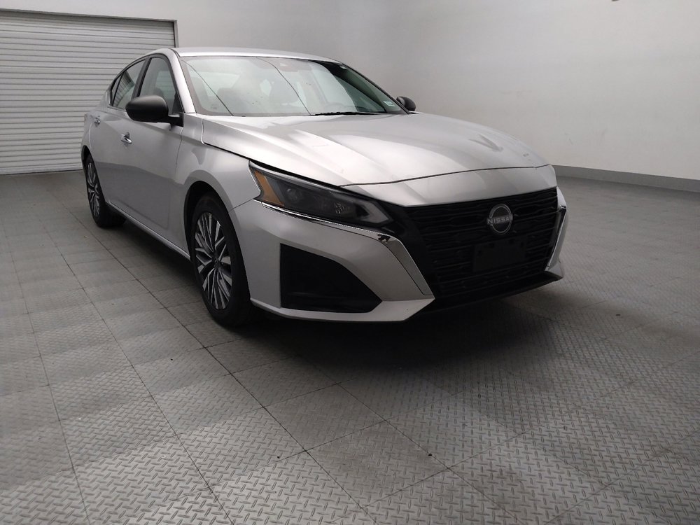 Used 2024 Nissan Altima 2.5 SV image 13
