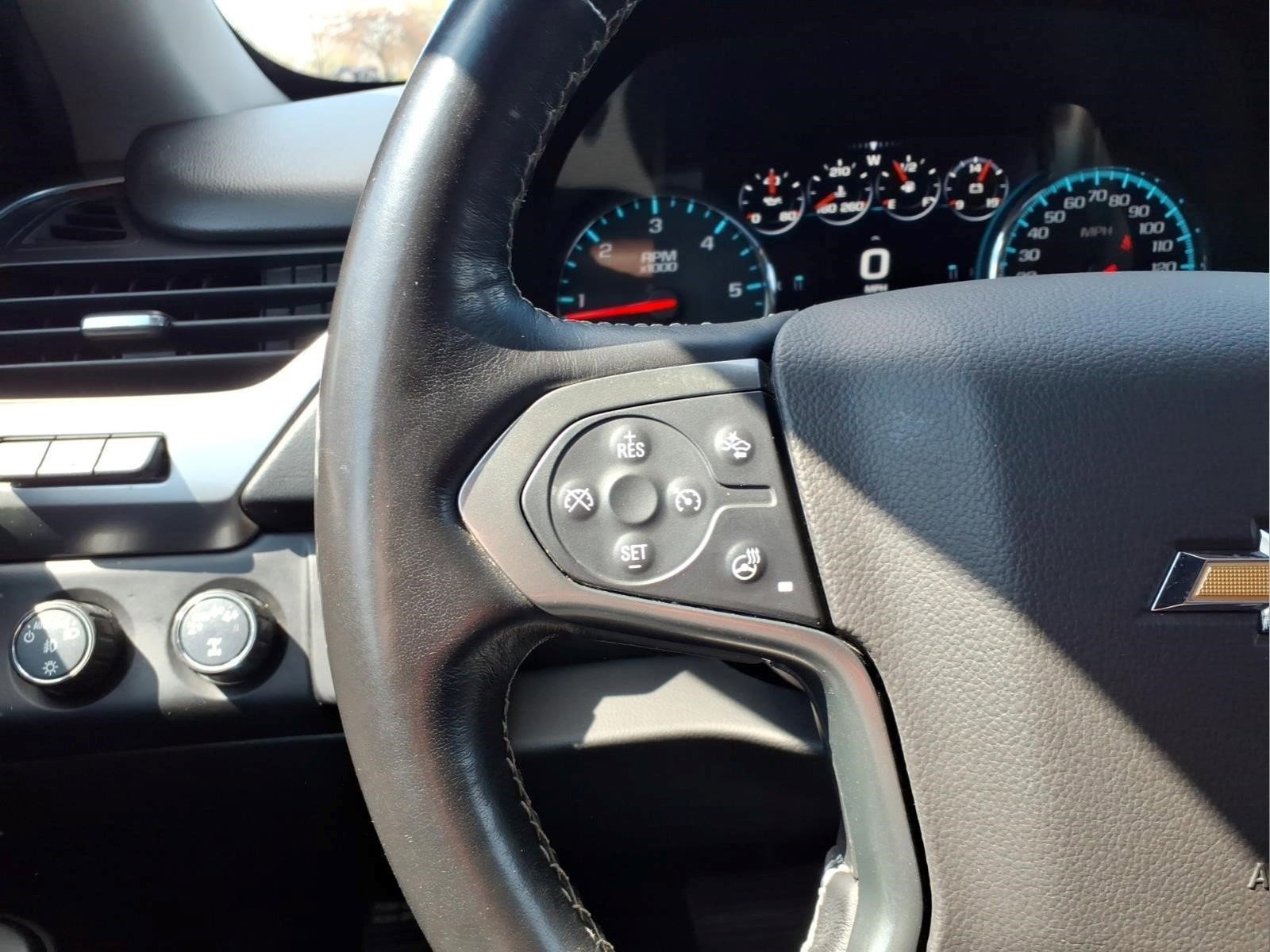 Used 2019 Chevrolet Suburban Premier w/ Premier Plus Edition image 15