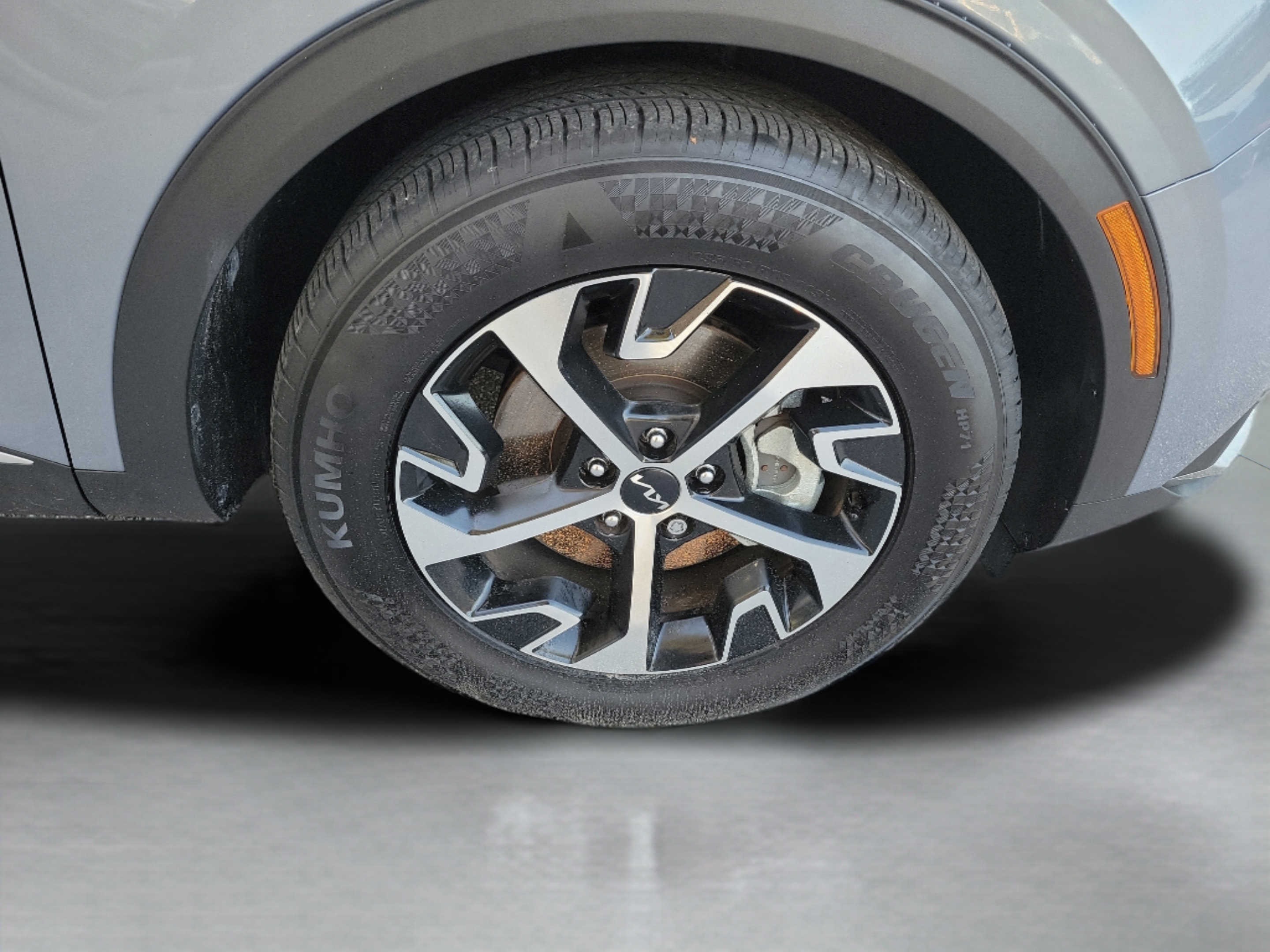 Certified 2025 Kia Sportage EX FWD image 28