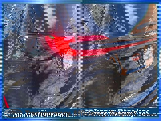 Used 2025 Chrysler Pacifica Select image 11