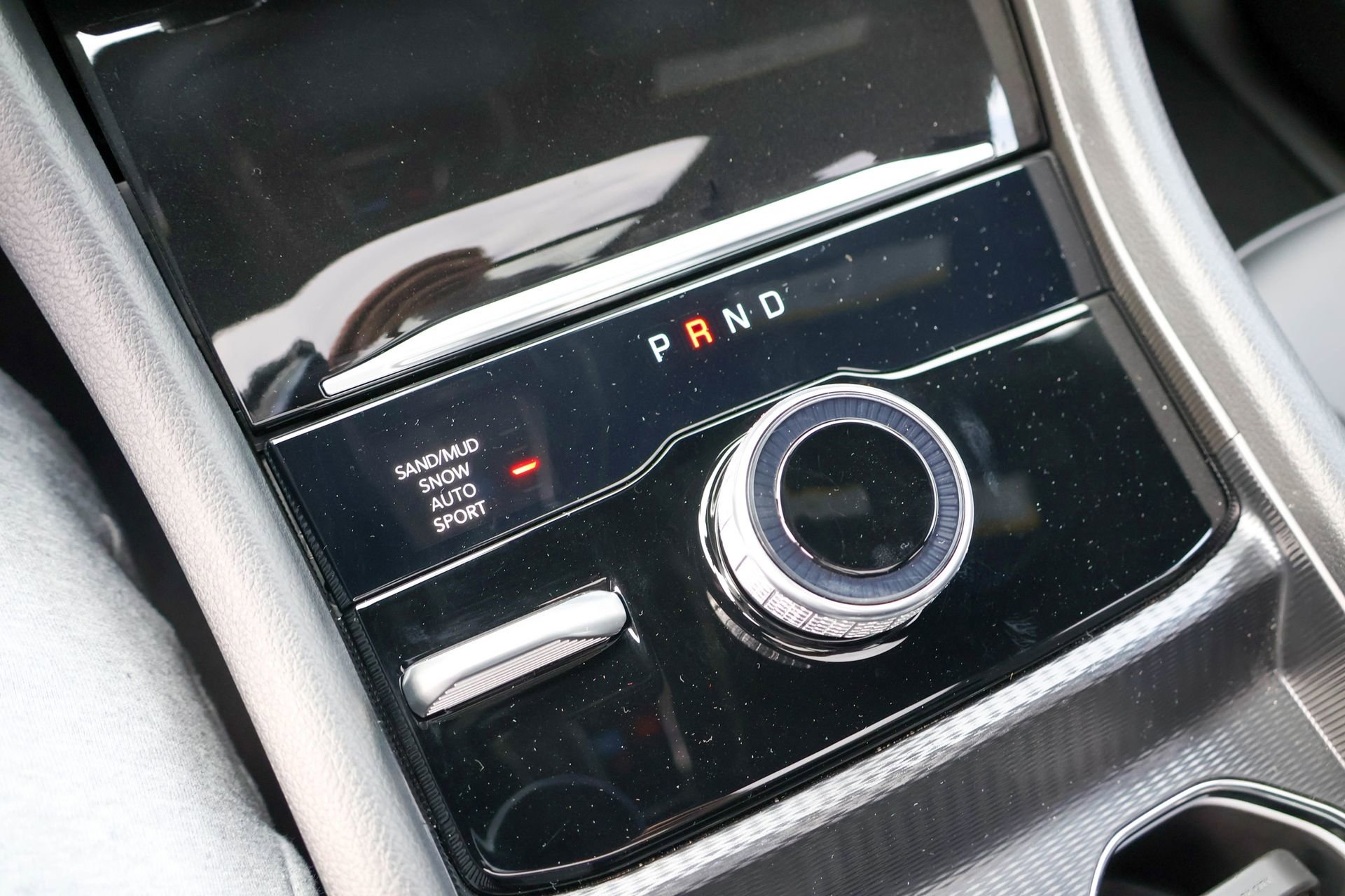 New 2025 Jeep Grand Cherokee Limited w/ Black Appearance Package image 24