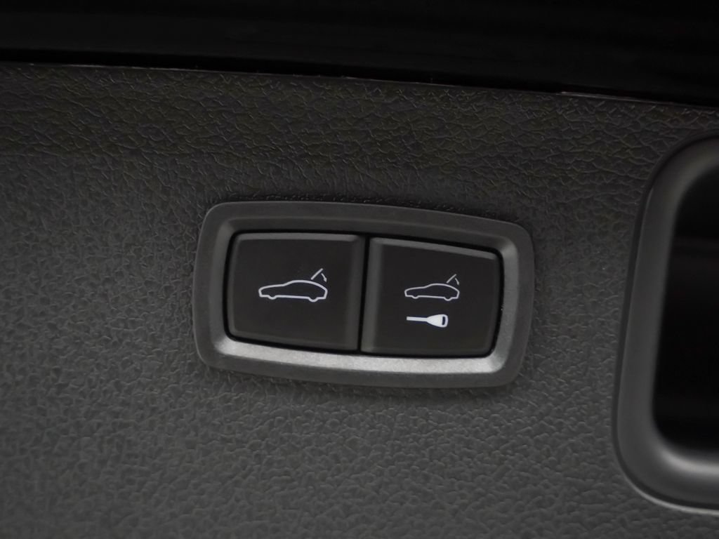 Certified 2026 Porsche Macan AWD/4WD image 29