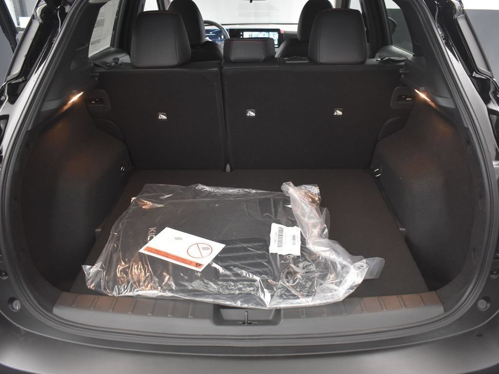 New 2026 Nissan Kicks SR FWD image 34