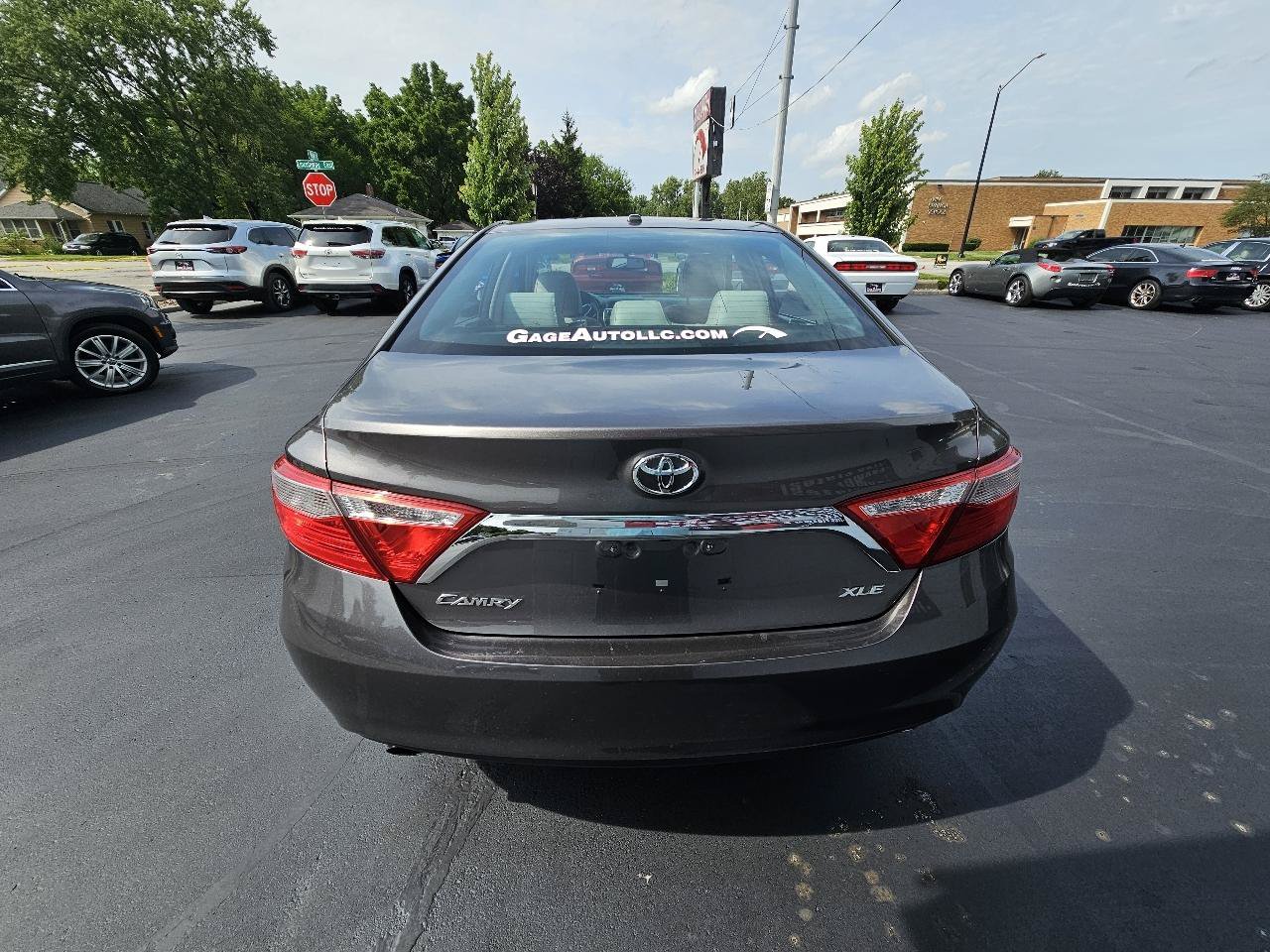 Used 2016 Toyota Camry XLE FWD image 9