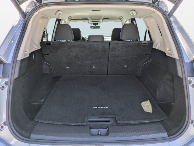 Used 2024 Nissan Rogue SV FWD image 13
