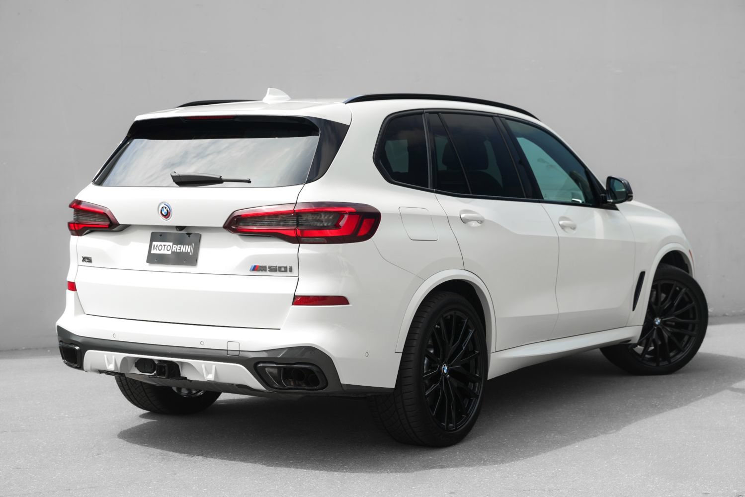 Used 2023 BMW X5 M50i w/ Executive Package AWD/4WD image 3