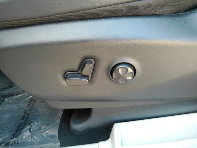 Used 2024 Chrysler Pacifica Limited FWD image 15