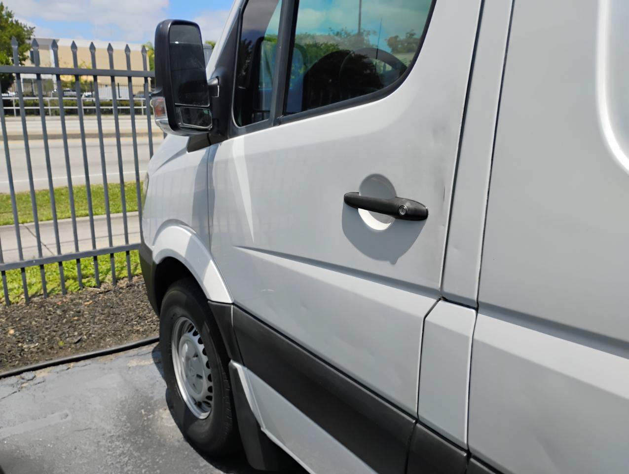 Used 2017 Mercedes-Benz Sprinter 2500 w/ Driver Comfort Package image 39