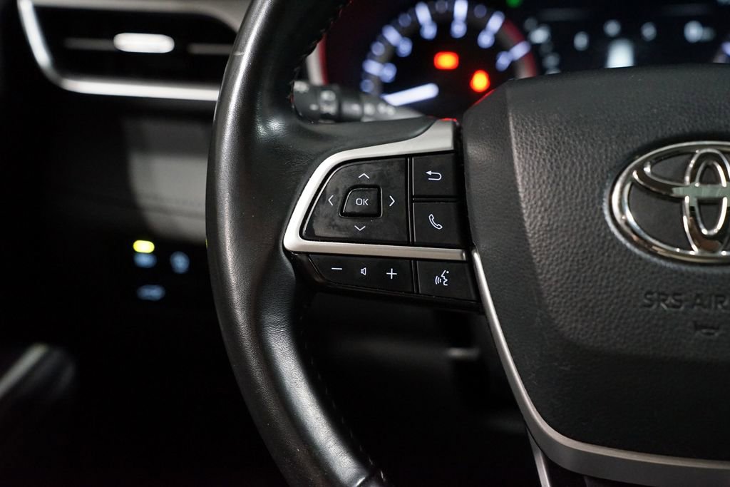 Certified 2024 Toyota Highlander XLE image 14