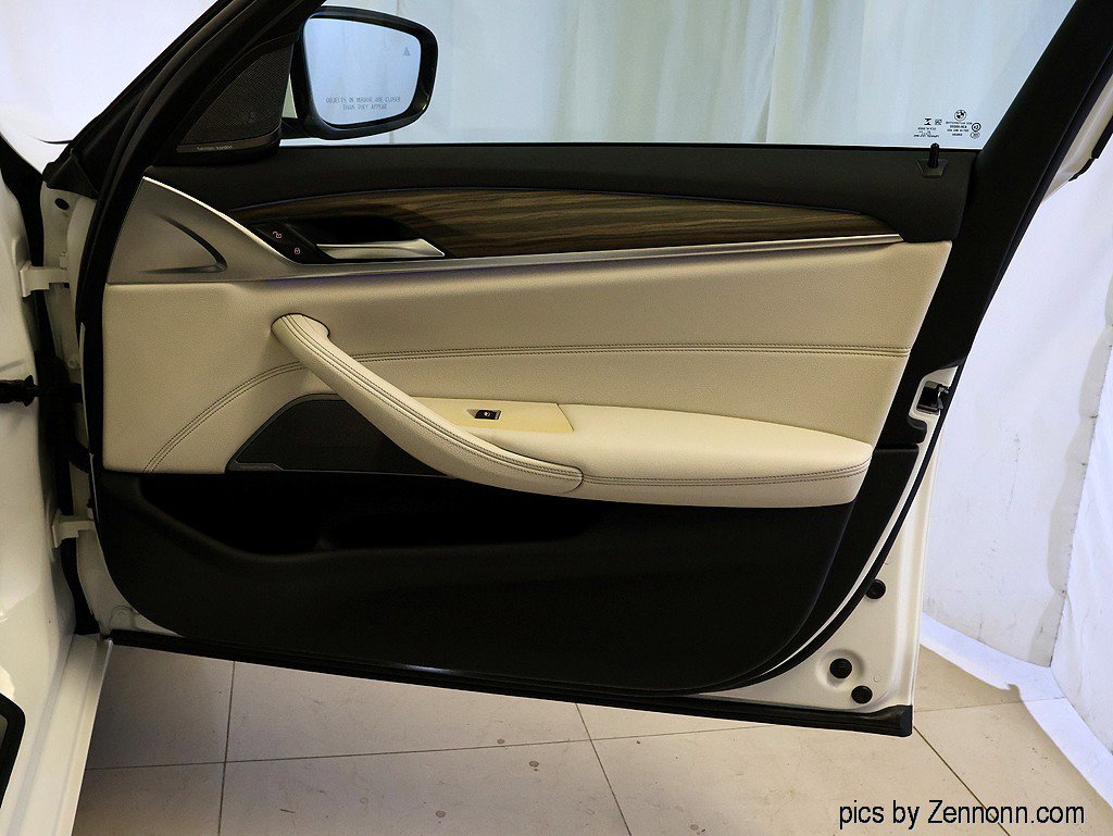 Used 2022 BMW 540i w/ Premium Package image 34