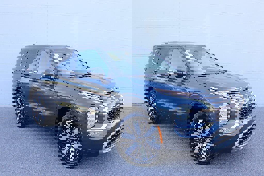New 2025 Mitsubishi Outlander SE image 1