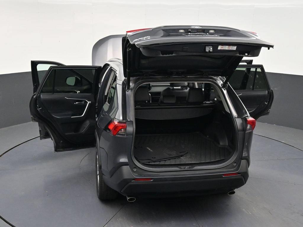 Used 2021 Toyota RAV4 XLE Premium FWD image 32