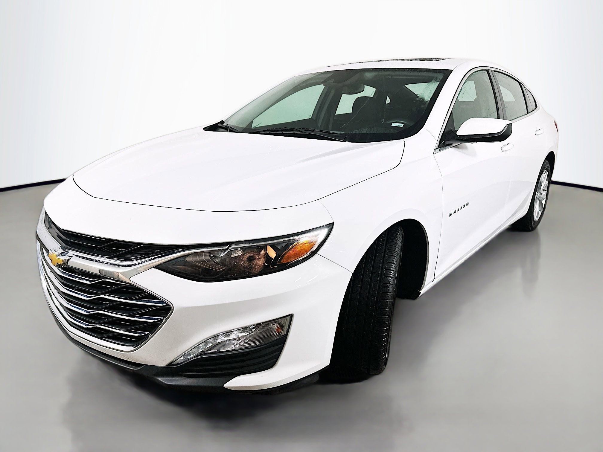 Used 2024 Chevrolet Malibu LT image 3