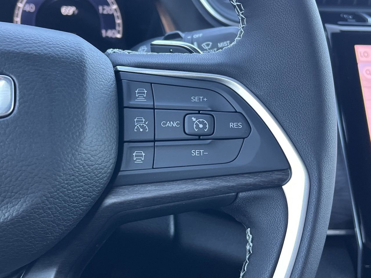 New 2025 Jeep Grand Cherokee L Limited AWD/4WD image 13