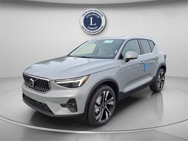 New 2025 Volvo XC40 B5 Plus w/ Protection Package Premier image 3