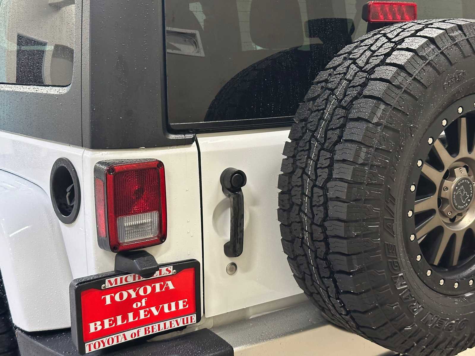 Used 2017 Jeep Wrangler Unlimited Sahara image 7