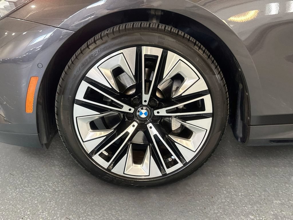 Used 2024 BMW 530i xDrive w/ Convenience Package AWD/4WD image 32