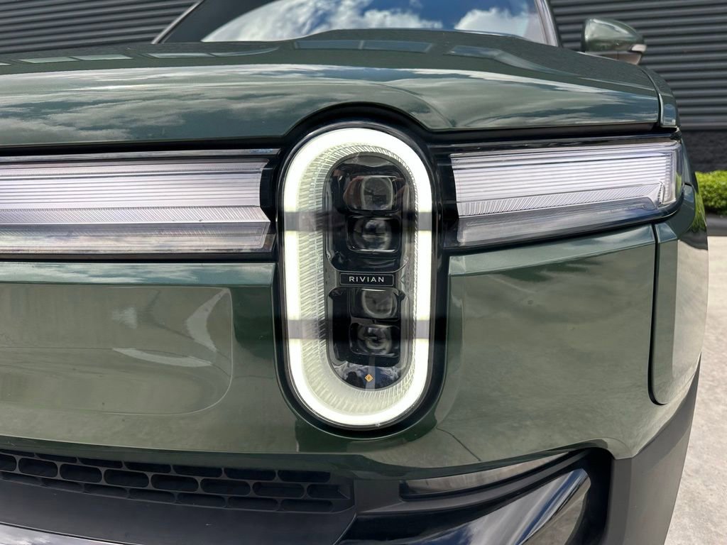 Used 2025 Rivian R1S Adventure AWD/4WD image 13
