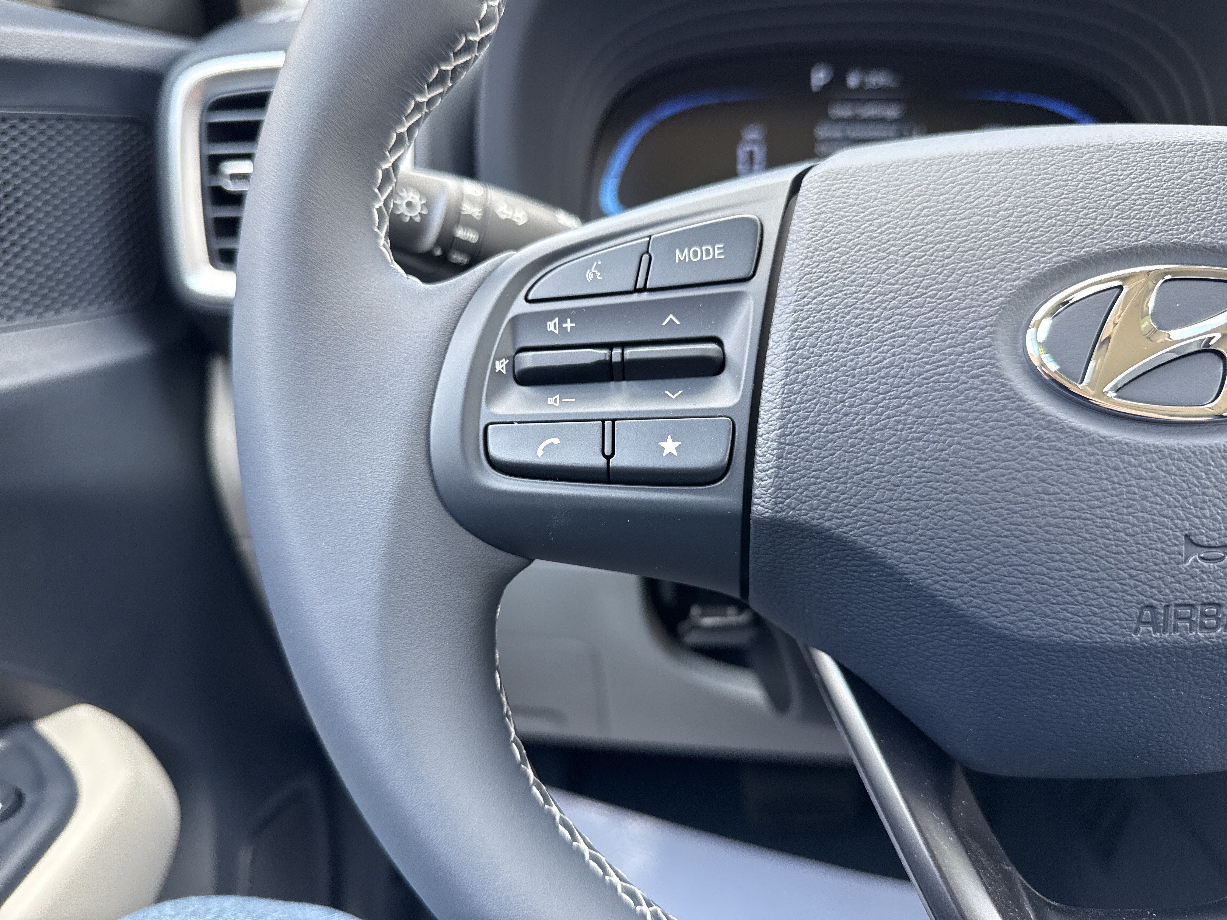 New 2026 Hyundai Venue SEL FWD image 18