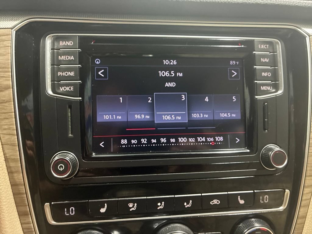 Used 2017 Volkswagen Passat 3.6 SEL Premium FWD image 23