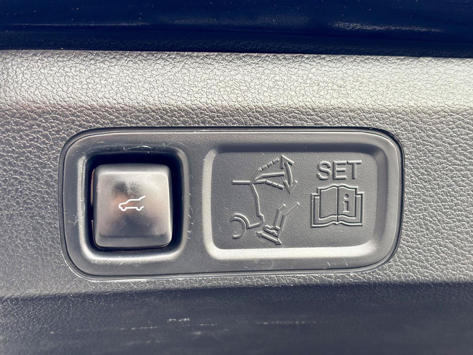 Used 2021 Lincoln Navigator Reserve AWD/4WD image 44