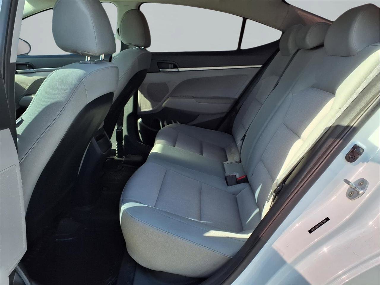 Used 2017 Hyundai Elantra SE image 12