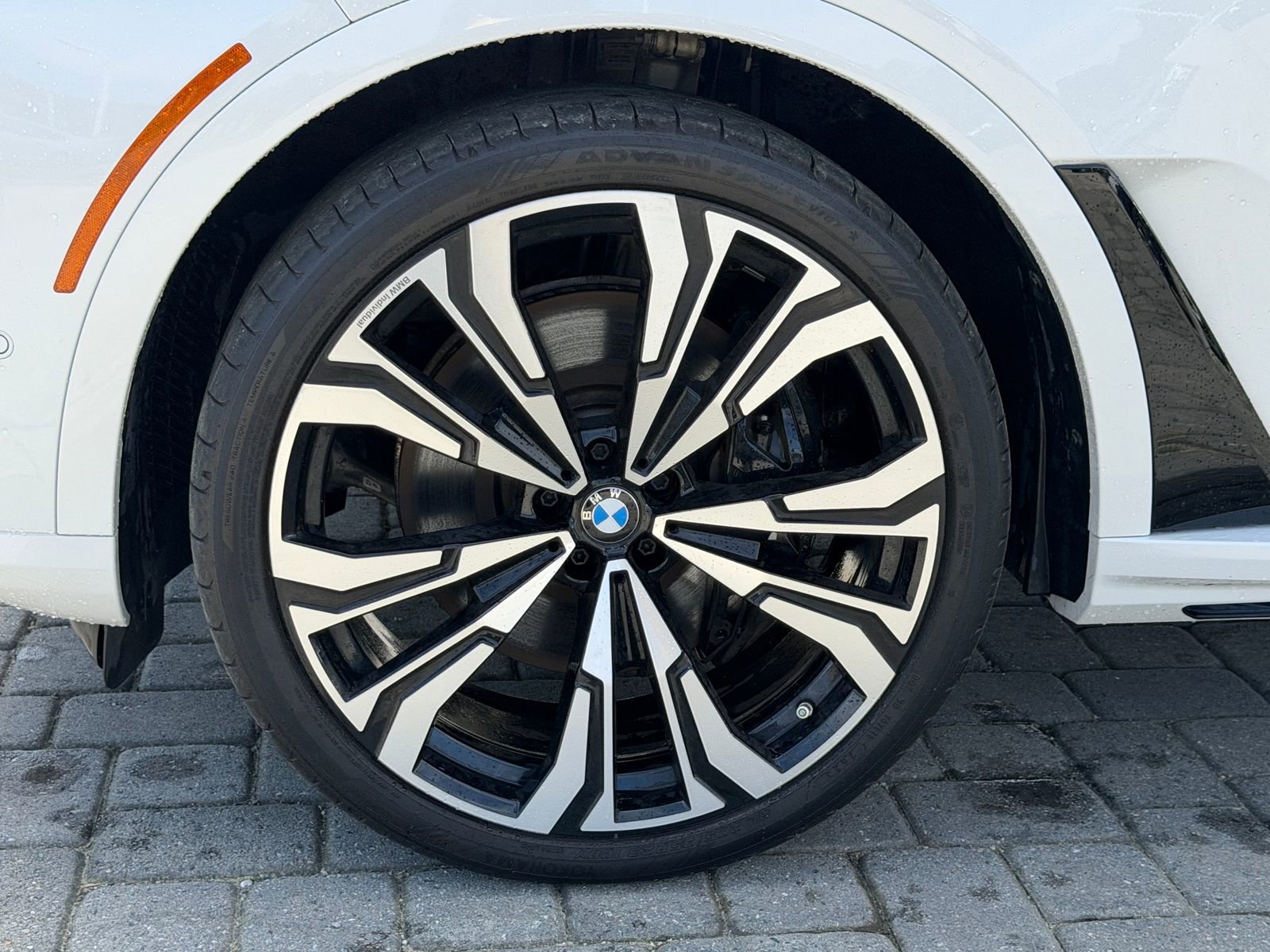 Used 2024 BMW X7 xDrive40i w/ Executive Package image 13