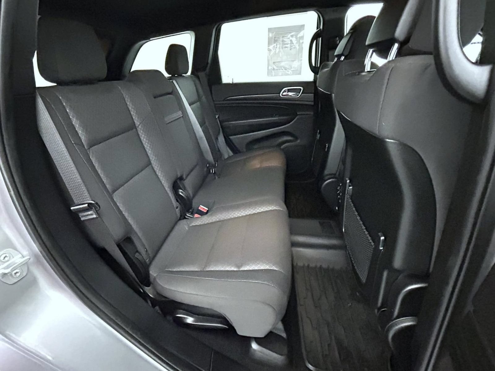 Used 2019 Jeep Grand Cherokee Laredo AWD/4WD image 18