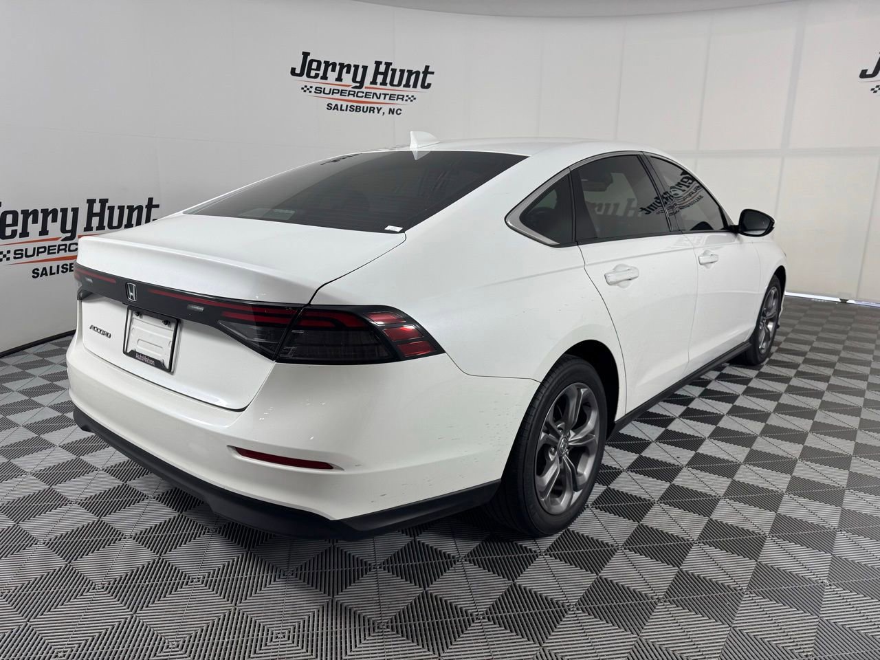 Used 2024 Honda Accord EX image 7