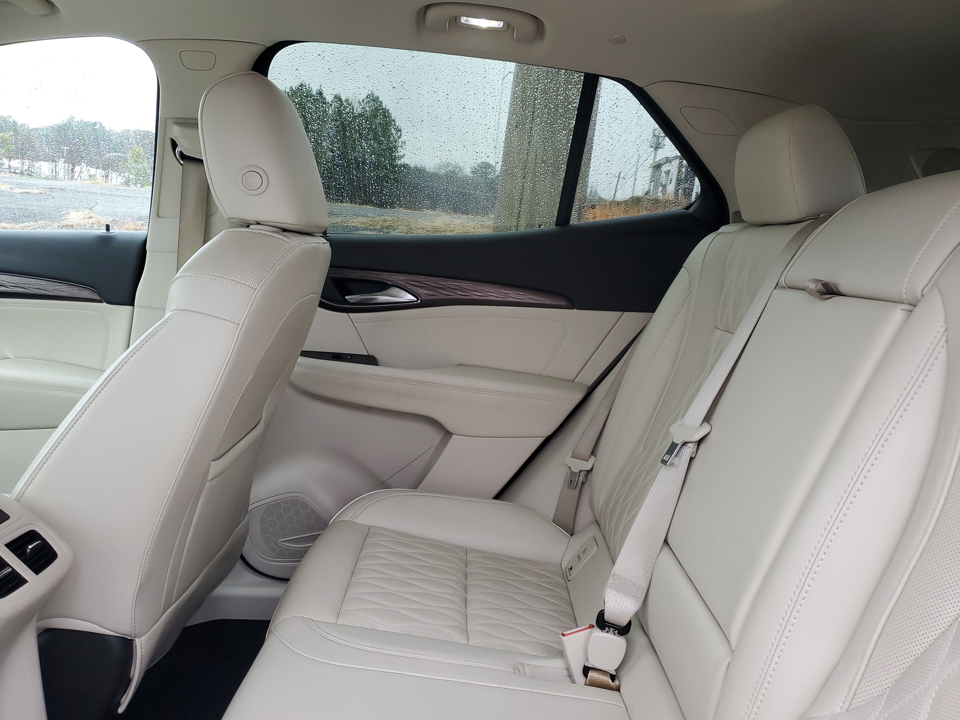 Used 2022 Buick Envision Avenir w/ Technology Package II image 9