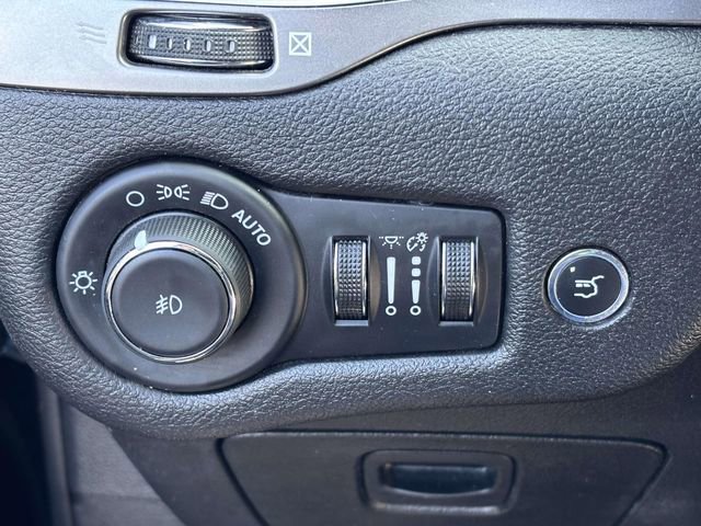 Used 2021 Jeep Cherokee Limited w/ Mopar Interior Package AWD/4WD image 10