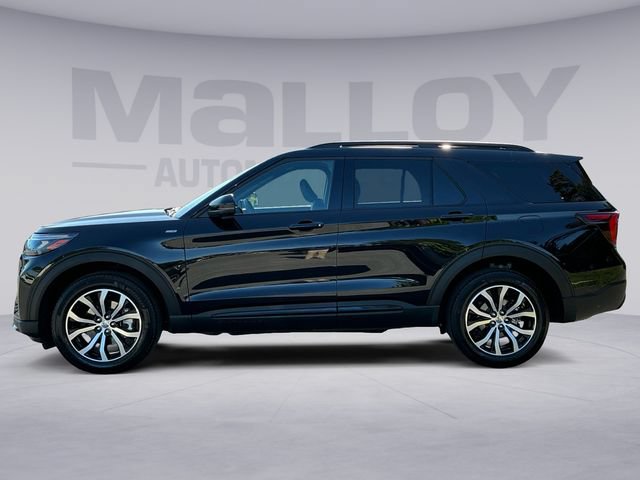 Used 2025 Ford Explorer ST-Line AWD/4WD image 2