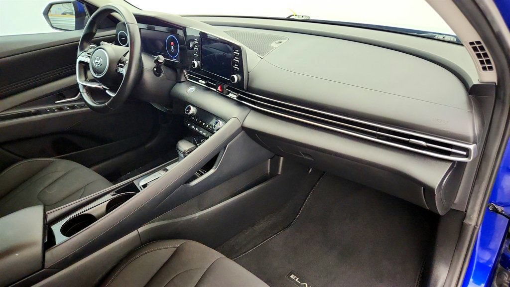 Used 2022 Hyundai Elantra SEL w/ Convenience Package FWD image 24