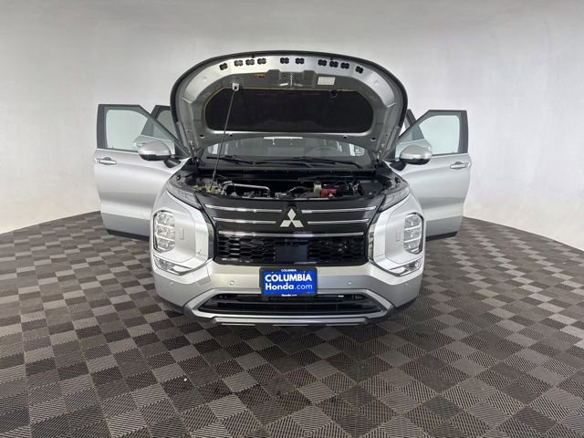 Used 2025 Mitsubishi Outlander SE AWD/4WD image 14