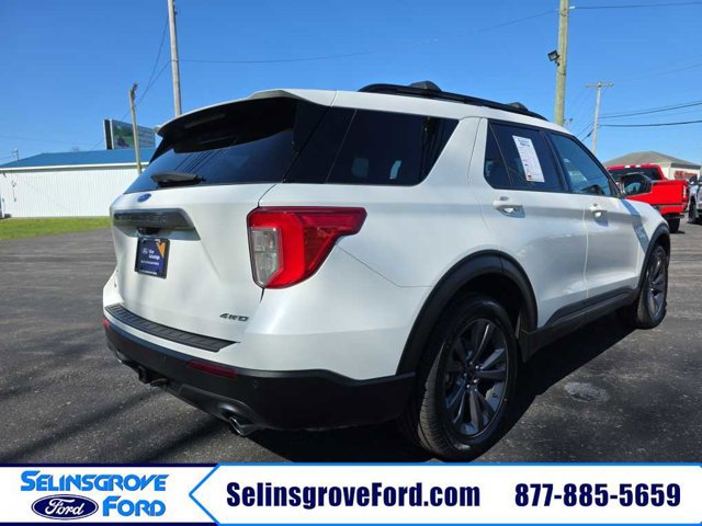 Certified 2022 Ford Explorer XLT w/ Equipment Group 202A image 4