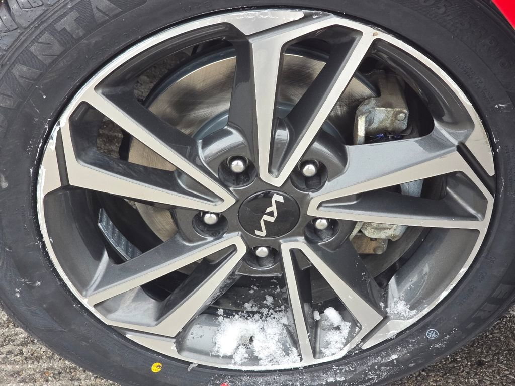 Used 2023 Kia Forte LXS w/ LXS Technology Package image 10